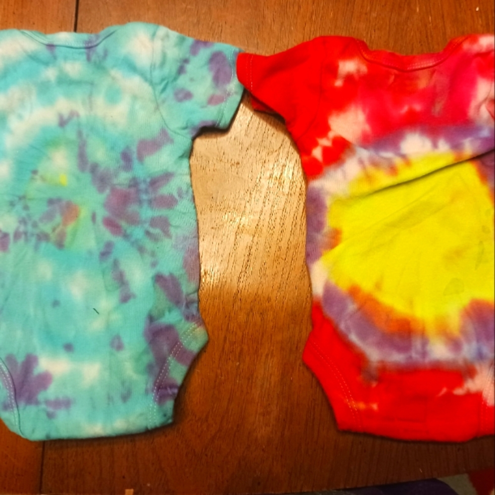 Onesie tie dye set of two